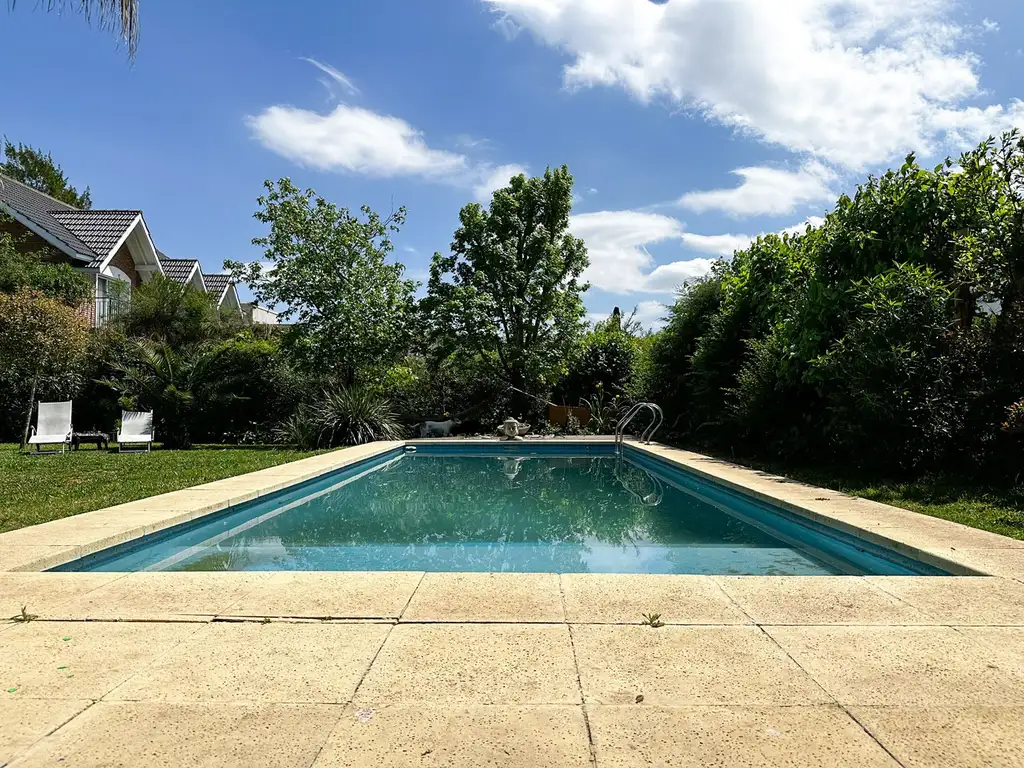 Casa en Venta con cochera