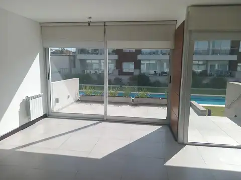 Depto Tipo Casa en Alquiler en Ituzaingó Norte, USD 1.100