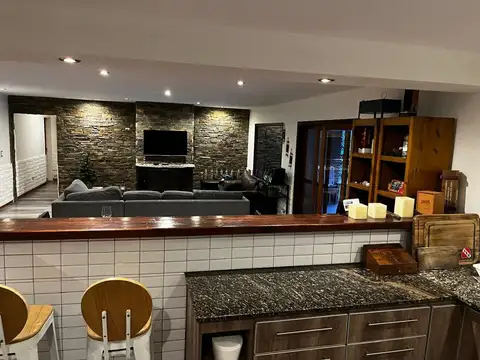 Venta casa Quinta con Pileta en B° Union Ezeiza