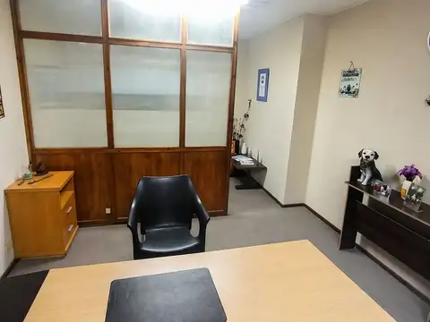 VENTA ! OFICINA EDIFICIO LA FAVORITA BARRIO CENTRO