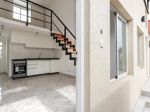 Depto Tipo Casa 2 ambientes con 1 baño