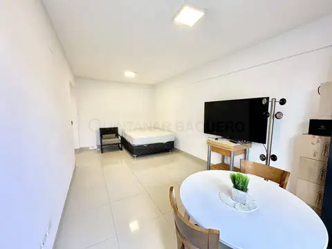 Av. Jose Maria Moreno 300, Piso 1