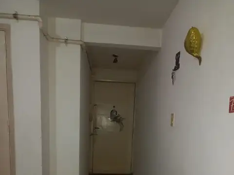 1 ambiente amplio al contrafrente, vista a pulmón de manzana. ¡¡¡Se escucha oferta!!!