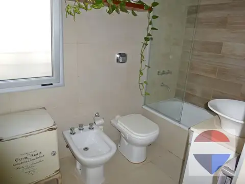 Depto Tipo Casa 4 ambientes con 2 baños