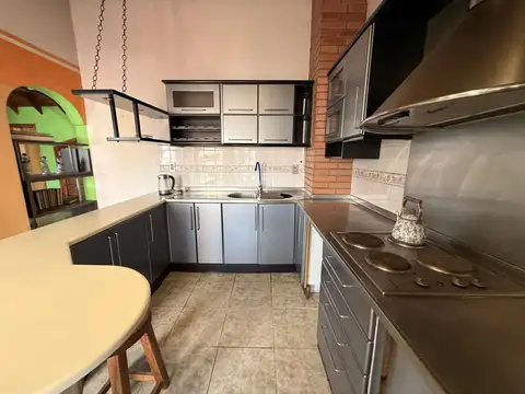 Casa con parque y piscina / Villa Ballester