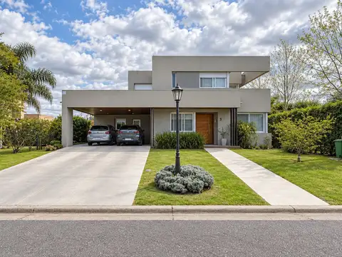 Casa en venta 5 dormitorios en palos verdes, fisherton rosario.