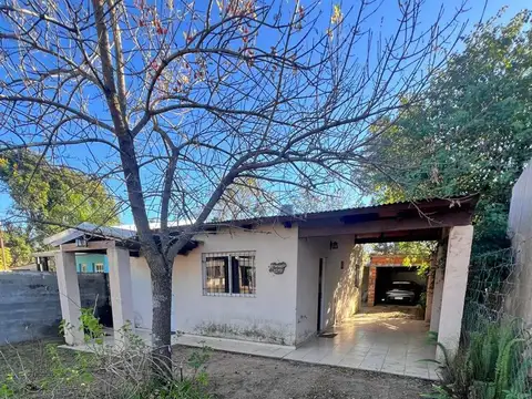 VENTA CASA a una cuadra del rio, Cayasta.-
