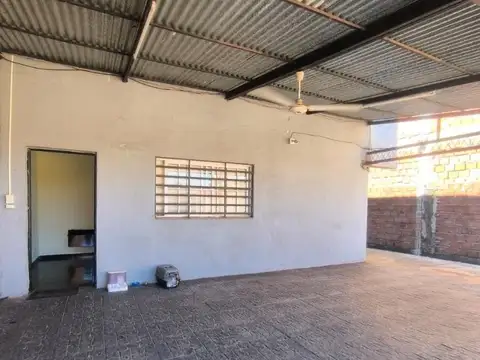 CASA 3 DORM AMOBLADA CON PATIO y COCHERA MÚLTIPLE – M. LANÚS