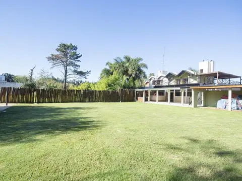 Casa y lote, en Barrio CUBE en Venta