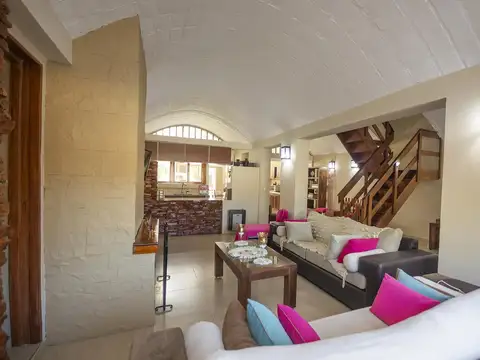 Casa y lote, en Barrio CUBE en Venta