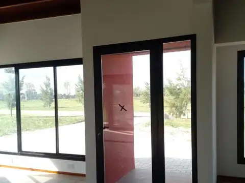 Casa en Venta en El Mirador Club de Campo, USD 165.000
