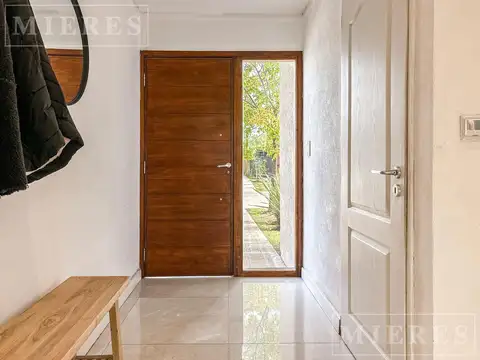 Casa 5 ambientes con 2 baños