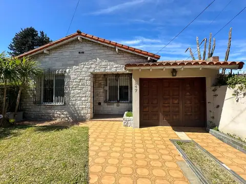 CASA EN VENTA 5 AMBIENTES MONTE GRANDE