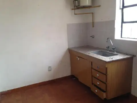 Casa 2 ambientes con 1 baño