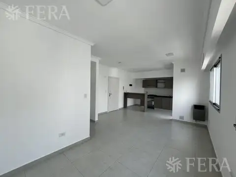 Venta departamento monoambiente con balcón en Wilde