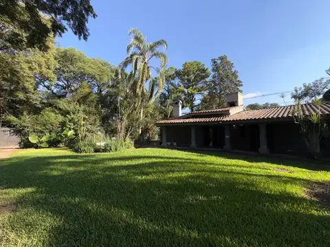 ALQUILER COMERCIAL FRENTE PARQUE PERCY HILL 1700m2