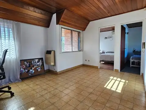 Casa Chalet  en Venta en Luján, G.B.A. Zona Oeste, Argentina