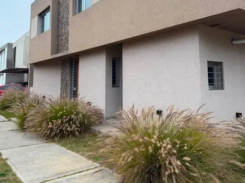 ALQUILER CASA TRES DORM MIRADORES MANANTIALES