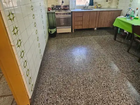 Casa en Venta con 5 cocheras