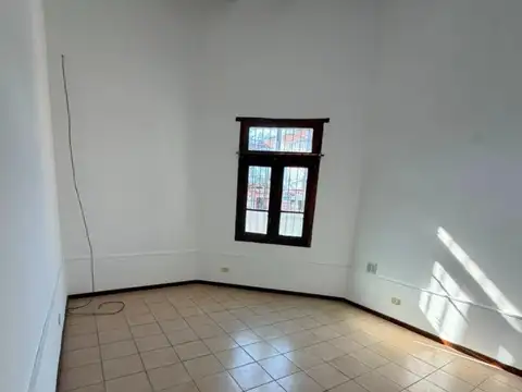 Depto Tipo Casa en Alquiler de Monoambiente