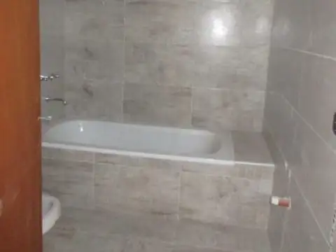 OFICINA COMERCIAL SOBRE COLECTORA