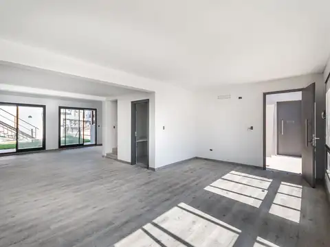 Venta depto. 4 amb. , cochera y jardin. Nordelta