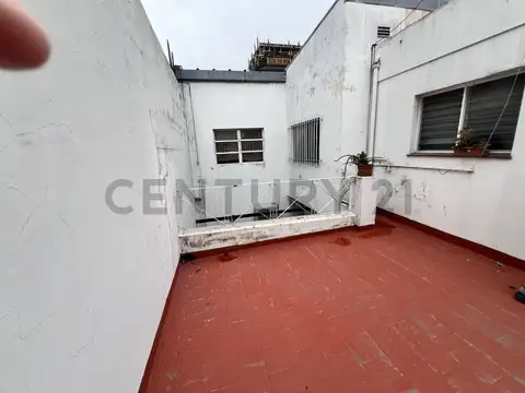 Departamento 6 ambientes con 2 baños