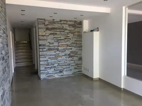 Departamento en Alquiler en Lomas De Zamora, $ 450.000