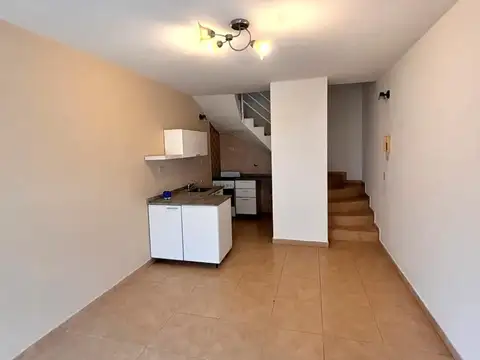 Dúplex en Venta 2 y 1/2 Ambientes c/ Cochera Villa Luzuriaga
