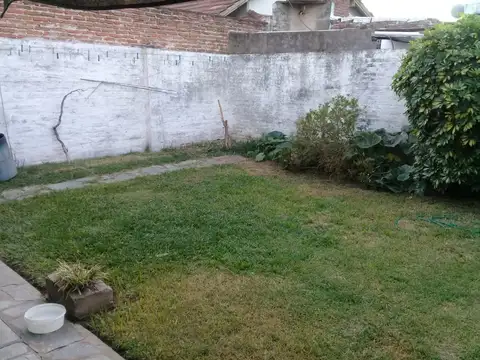Las Azucenas 900