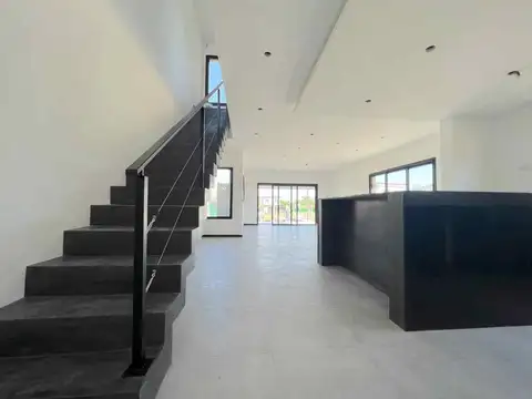 Casa en Alquiler de 4 dormitorios