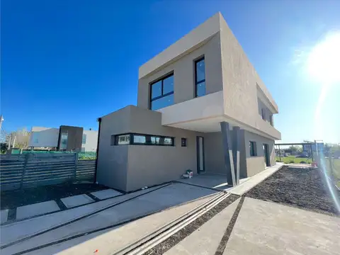 Casa en Alquiler en Joaquin Gorina, $ 2.100.000