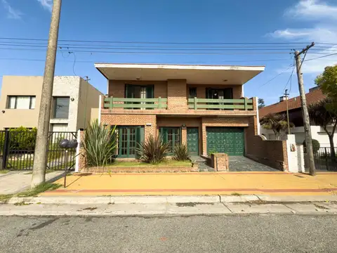 Casa 8 ambientes con 1 baño