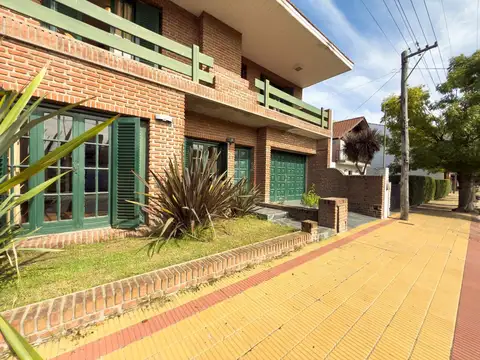 CASA EN VENTA  EN TANDIL - ZONA DEL LAGO