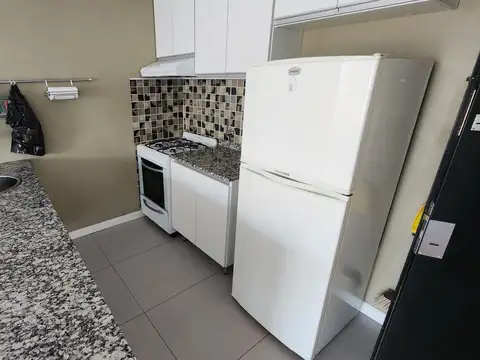 Departamento en Alquiler en Parque Centenario, $ 630.000