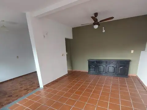 Departamento en Alquiler en Adrogue, $ 750.000