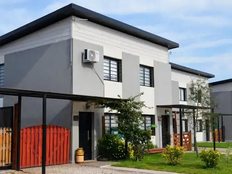 Casa 3 ambientes con 2 baños