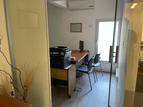 Oficina en Venta con 2 cocheras