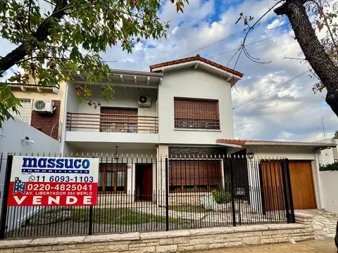 EXCELENTE CHALET EN VENTA EN MERLO CENTRO