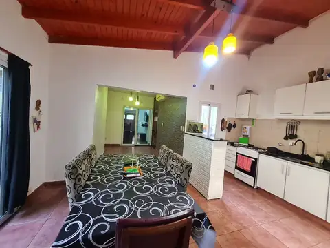 PH  CASA SARANDI TERRENO PROPIO PATIO TERRAZA GAR