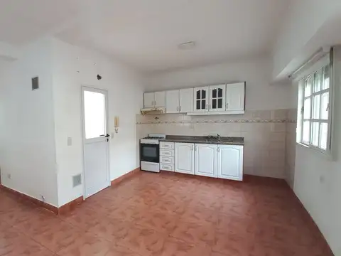 Depto Tipo Casa en Alquiler en Ramos Mejia, $ 780.000
