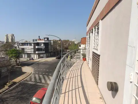 Venta departamento 2 ambientes con balcón  IMPECABLE   Villa Luro   Muy luminoso.