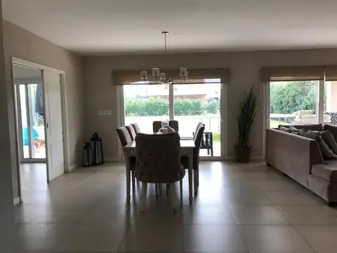 Barrio Privado Las Liebres - Casa en venta