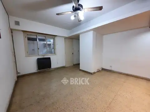 VIAMONTE AL 2500 - 46 M2 PATIO BAÑO Y COCINA COMPLETOS