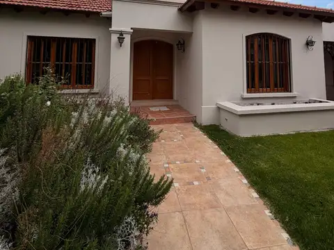 Casa en venta en chacras de coria