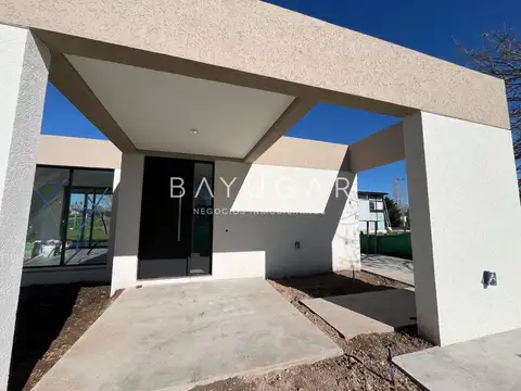 Venta Casa en Construcción - Oportunidad - Barrio Los Alcanfores - Pilar