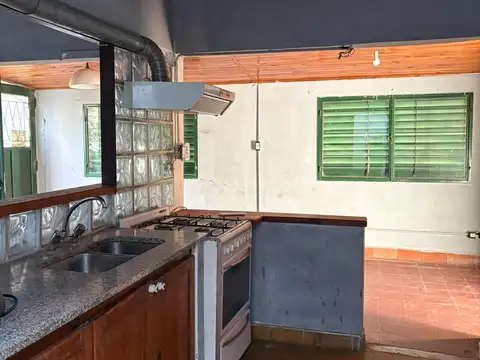 Casa 3 ambientes con 1 baño