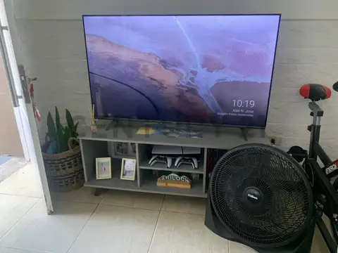 Los Almendros 1200, Piso 0