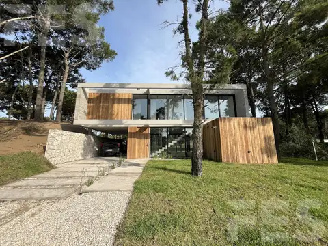 casa en barrio pioneros