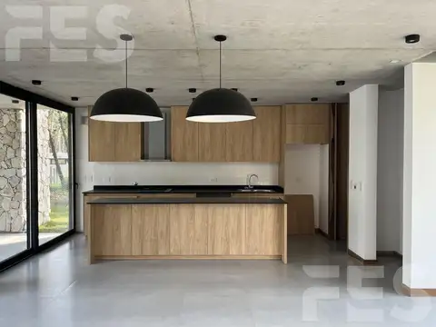 Casa en Venta al Este